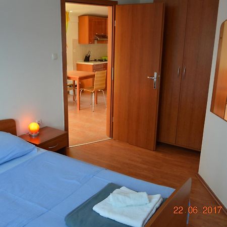 Apartments And Rooms By The Sea Jakisnica, Pag - 4160 Lun  Extérieur photo