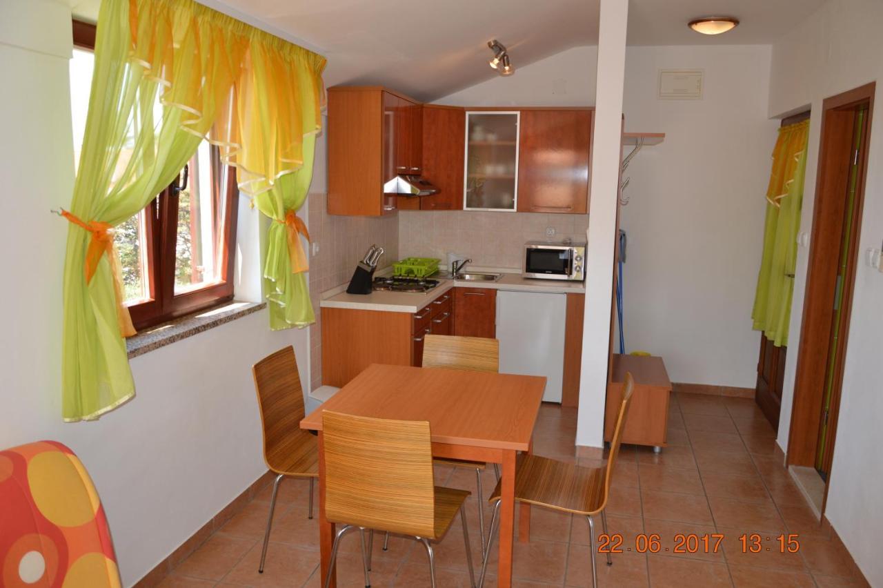 Apartments And Rooms By The Sea Jakisnica, Pag - 4160 Lun  Extérieur photo