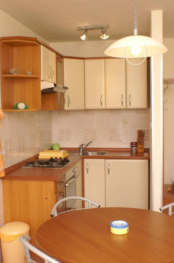 Apartments And Rooms By The Sea Jakisnica, Pag - 4160 Lun  Extérieur photo
