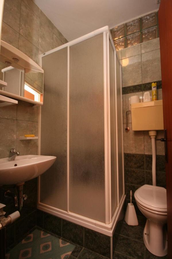 Apartments And Rooms By The Sea Jakisnica, Pag - 4160 Lun  Extérieur photo