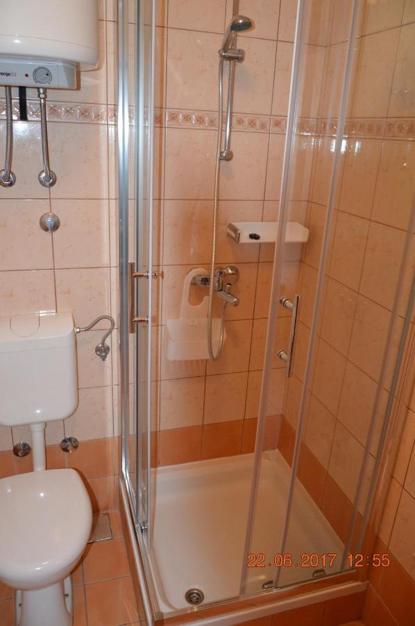 Apartments And Rooms By The Sea Jakisnica, Pag - 4160 Lun  Extérieur photo