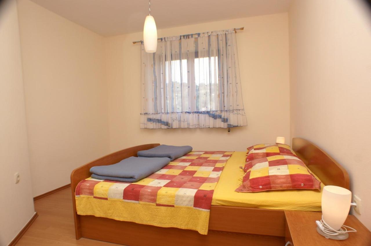 Apartments And Rooms By The Sea Jakisnica, Pag - 4160 Lun  Extérieur photo
