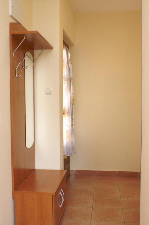 Apartments And Rooms By The Sea Jakisnica, Pag - 4160 Lun  Extérieur photo