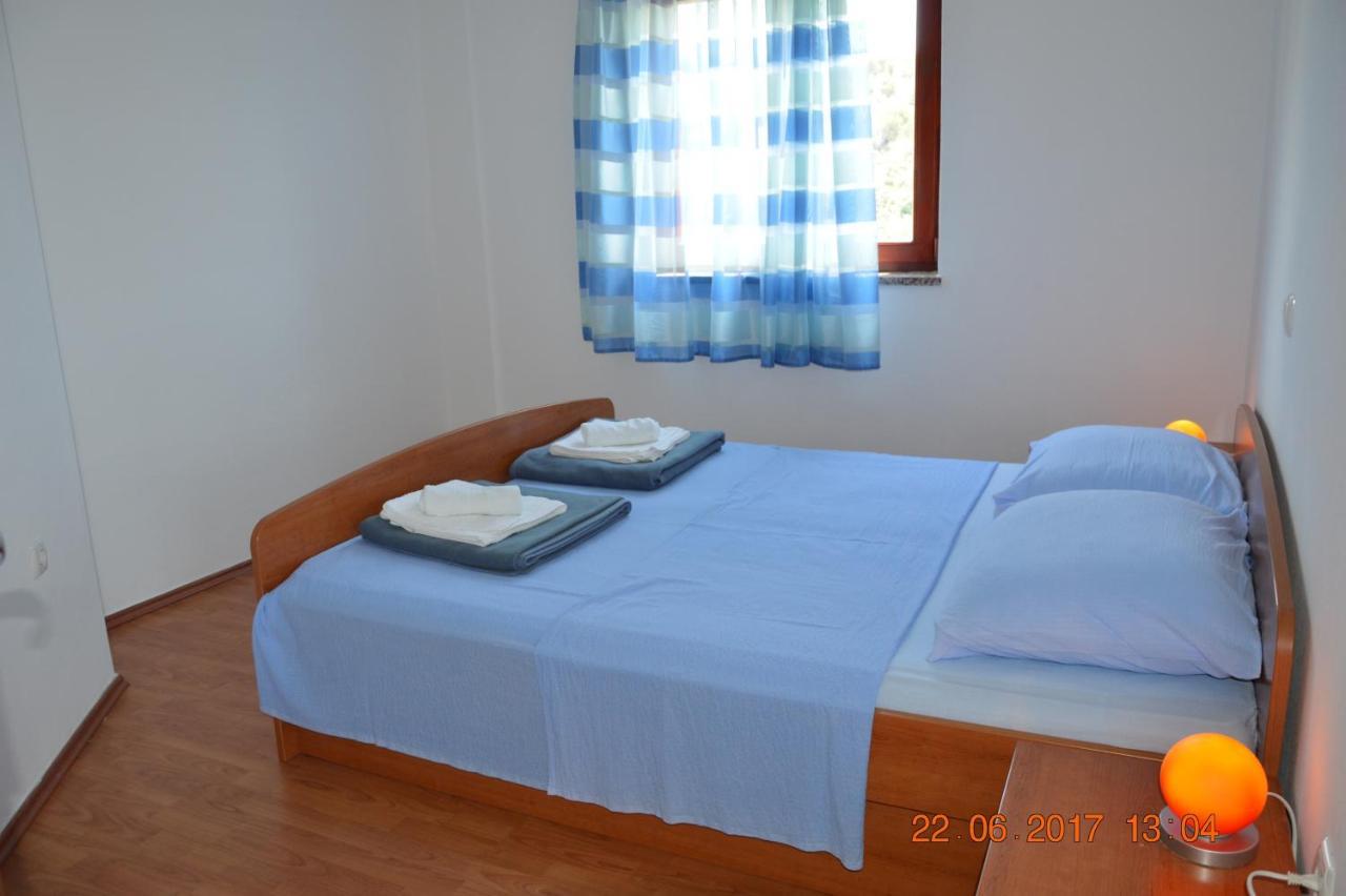 Apartments And Rooms By The Sea Jakisnica, Pag - 4160 Lun  Extérieur photo