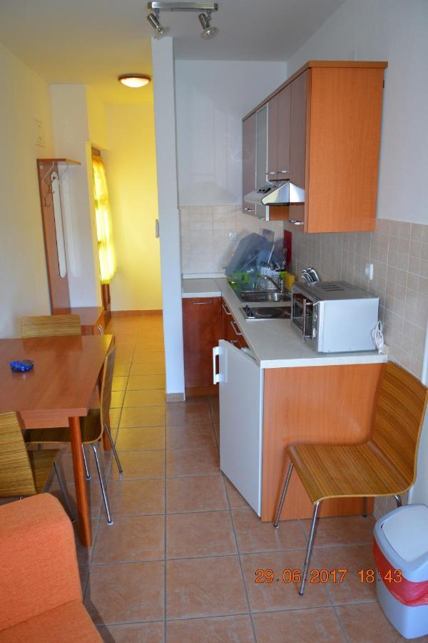 Apartments And Rooms By The Sea Jakisnica, Pag - 4160 Lun  Extérieur photo
